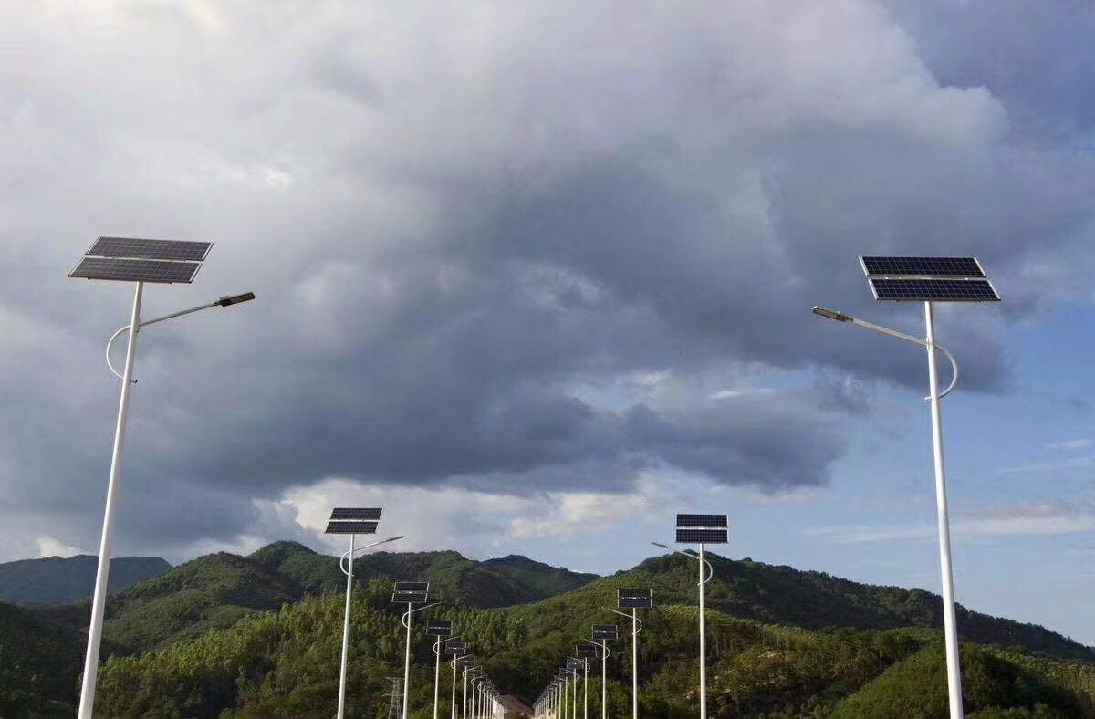 陰雨天太陽能路燈可以正常工作嗎？